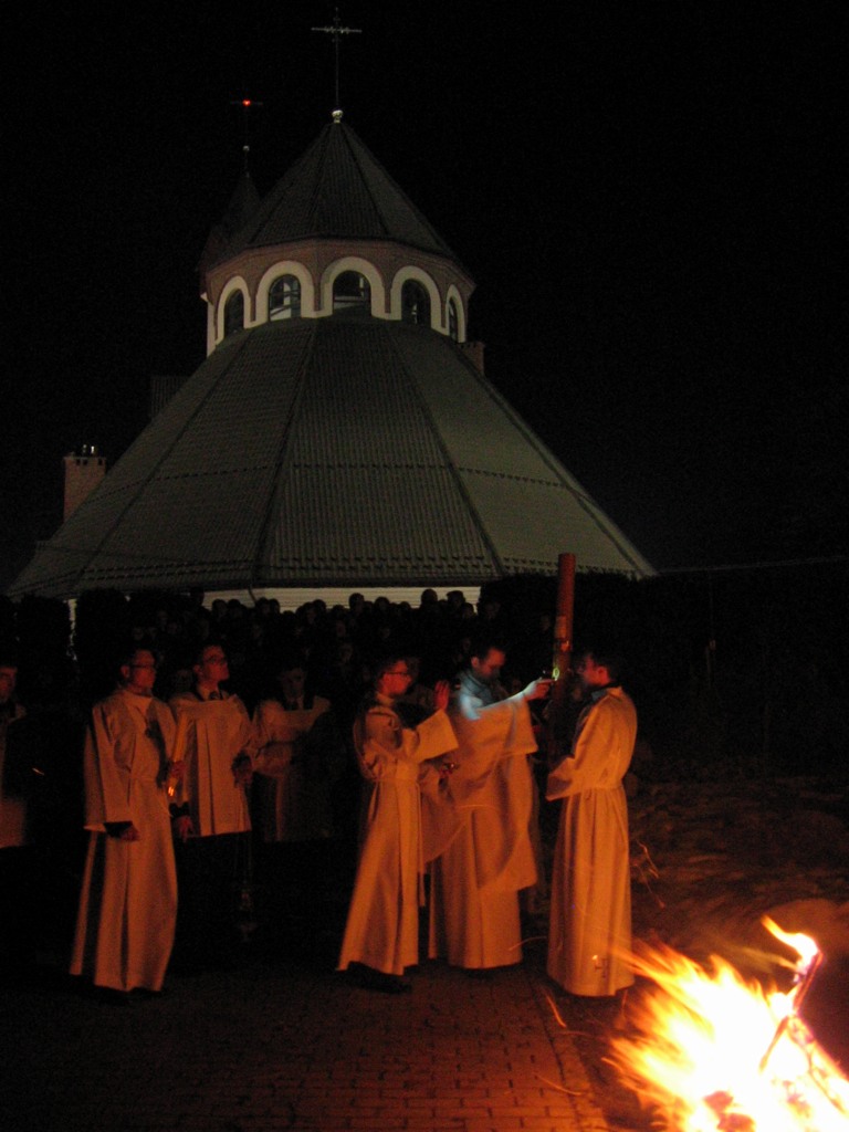 Wigilia Paschalna - Liturgia Światła - przy ognisku