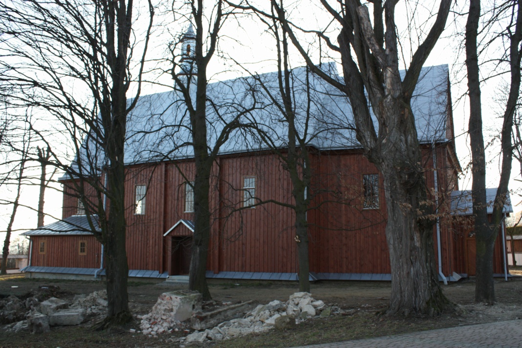 Remont starego kościoła - prace porządkowe 8.03.2014